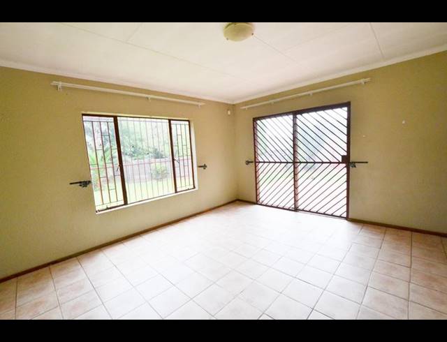 4 BEDROOM HOUSE FOR SALE IN HEUWELOORD